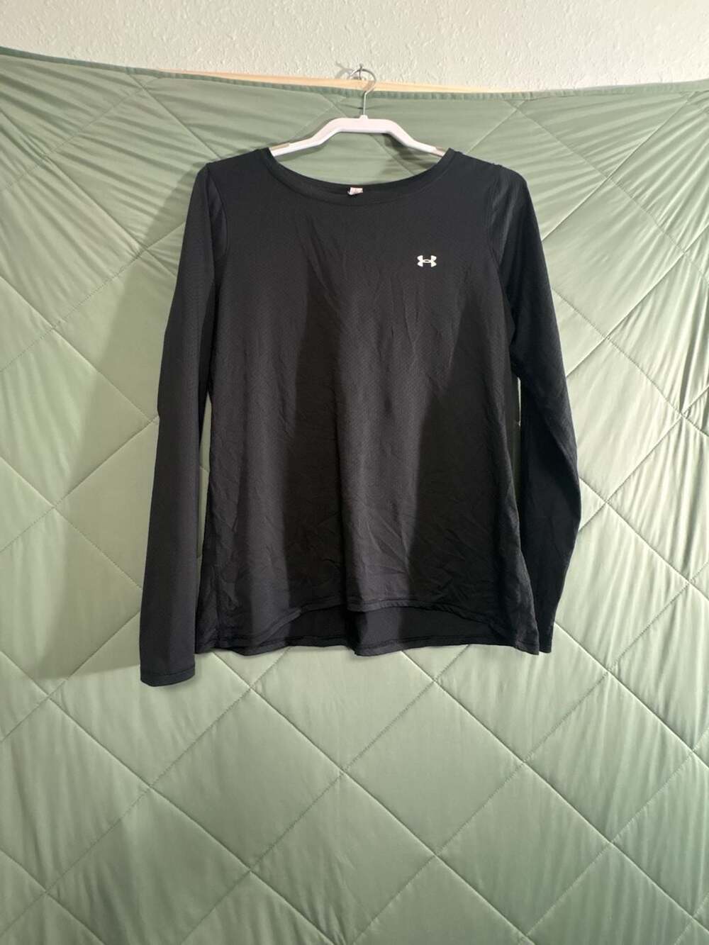 Under Armour HeatGear Long Sleeve Shirt Size LG Black Athletic Top